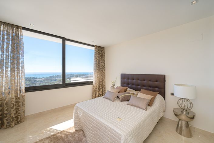 Image No.26-6 Bed Villa for sale