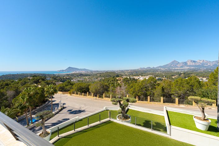 Image No.30-6 Bed Villa for sale