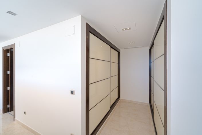 Image No.36-6 Bed Villa for sale