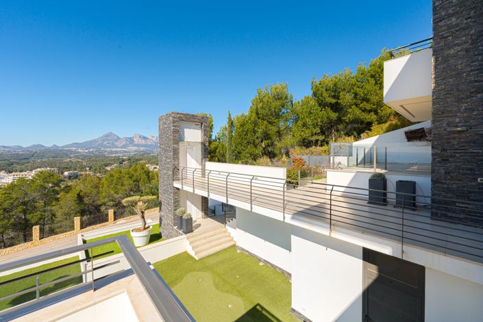 Image No.4-6 Bed Villa for sale