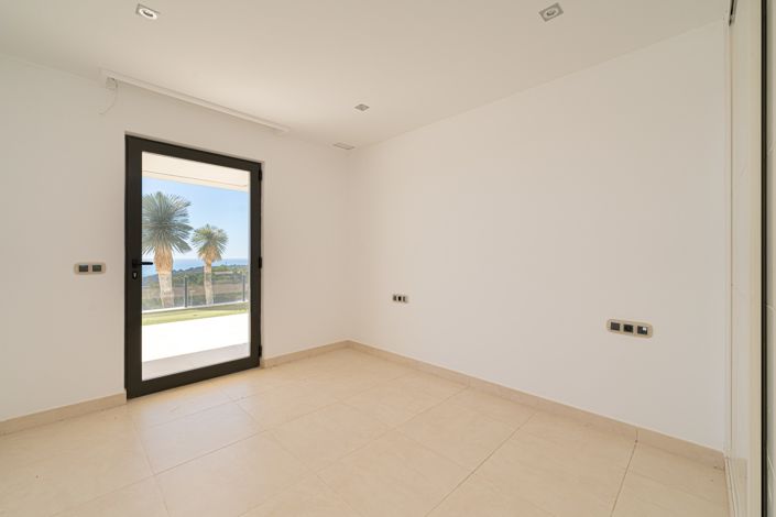 Image No.49-6 Bed Villa for sale