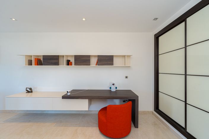 Image No.8-6 Bed Villa for sale