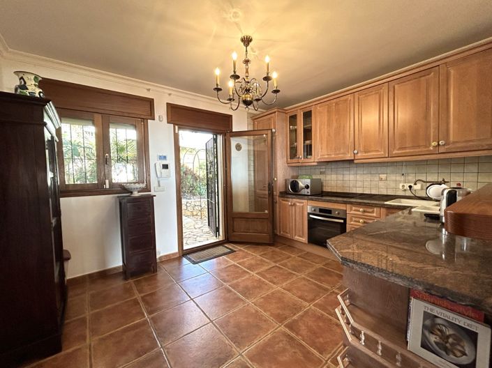 Image No.12-5 Bed Villa for sale