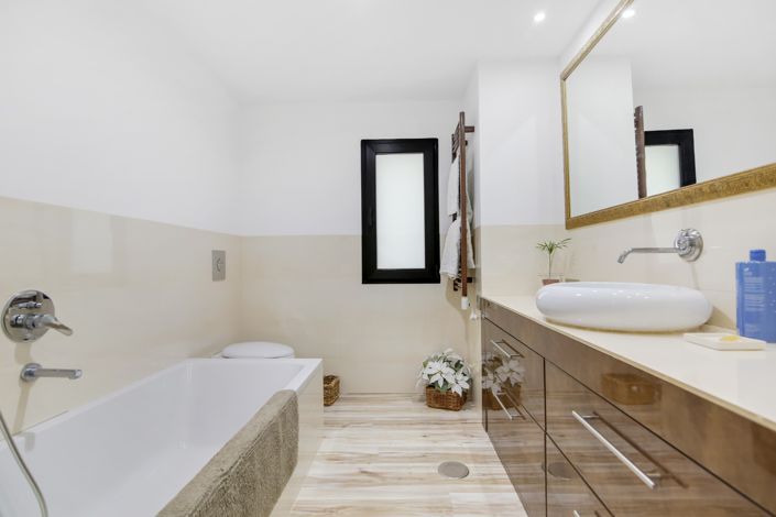 Image No.12-3 Bed Villa for sale