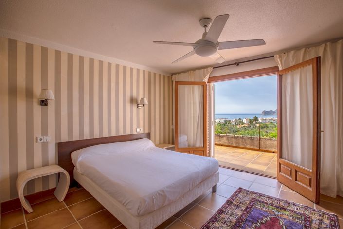 Image No.21-4 Bed Property for sale