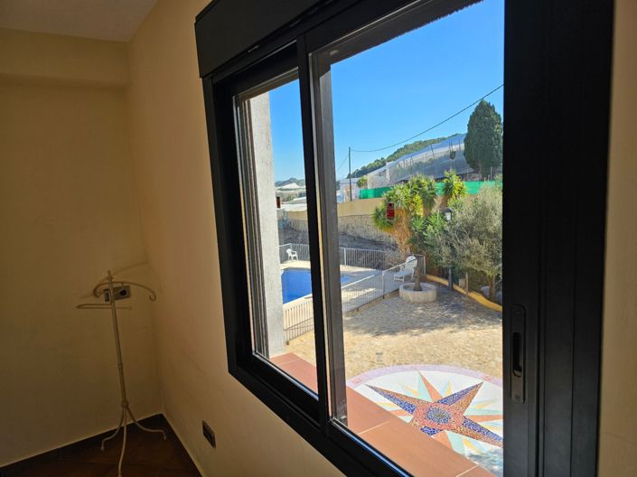 Image No.37-Villa de 6 chambres à vendre à Alicante