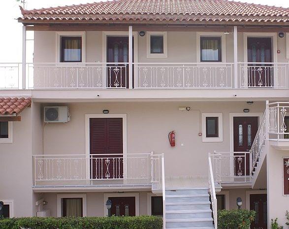 Image No.5-Un hôtel de 13 chambres à vendre à Minies