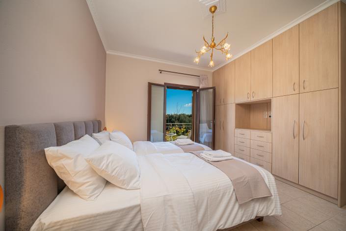 Image No.10-6 Bed Villa for sale