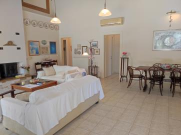 1 - Travliata, House