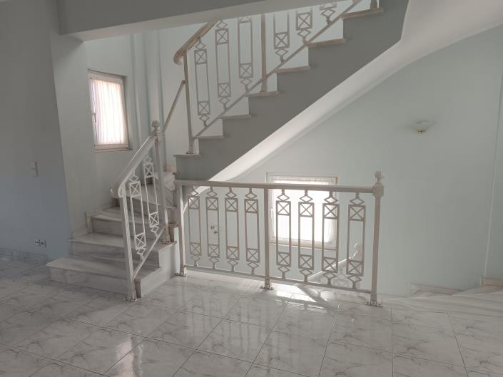 Image No.21-4 Bed House for sale