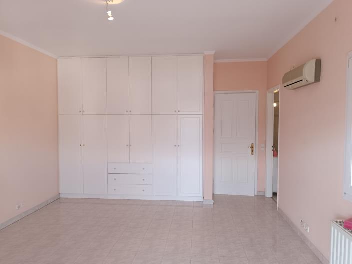 Image No.33-4 Bed House for sale