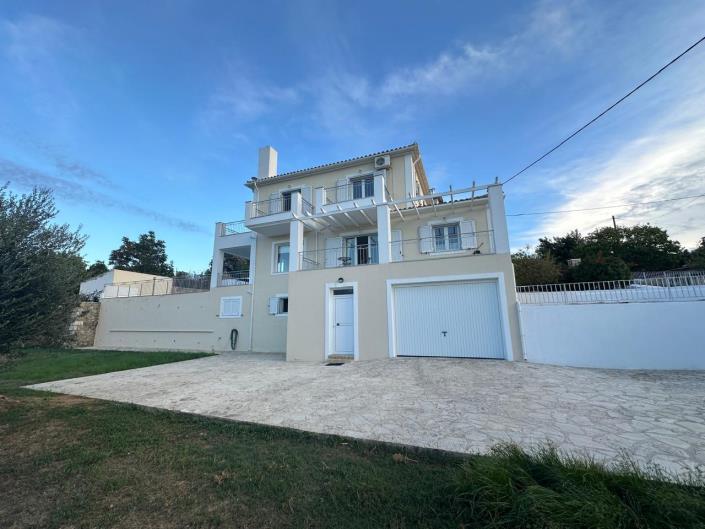 Image No.2-Villa de 3 chambres à vendre à Fokata