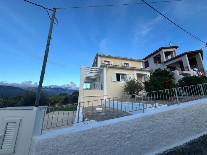 Image No.3-Villa de 3 chambres à vendre à Fokata