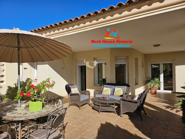 Image No.15-4 Bed Villa for sale