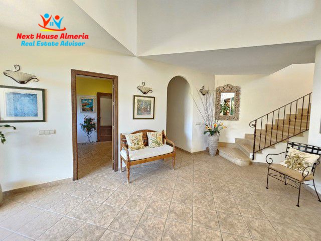 Image No.25-4 Bed Villa for sale