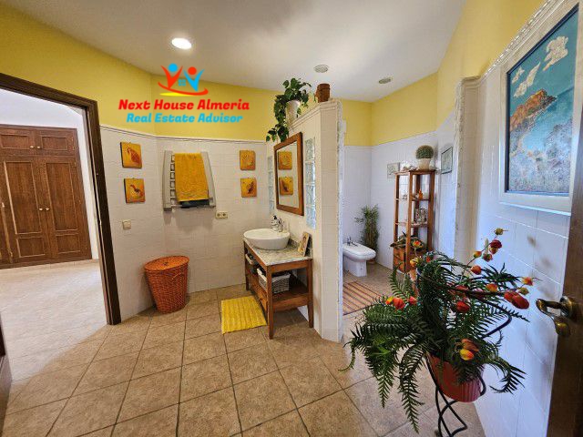 Image No.27-4 Bed Villa for sale