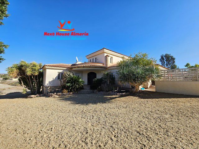 Image No.10-4 Bed Villa for sale