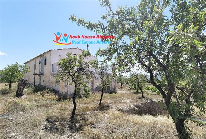 Image No.4-Maison de campagne de 6 chambres à vendre à Lúcar