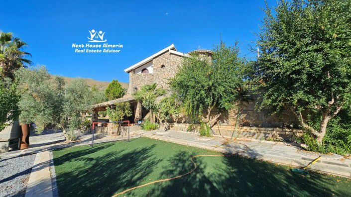Image No.13-Villa de 4 chambres à vendre à Almeria