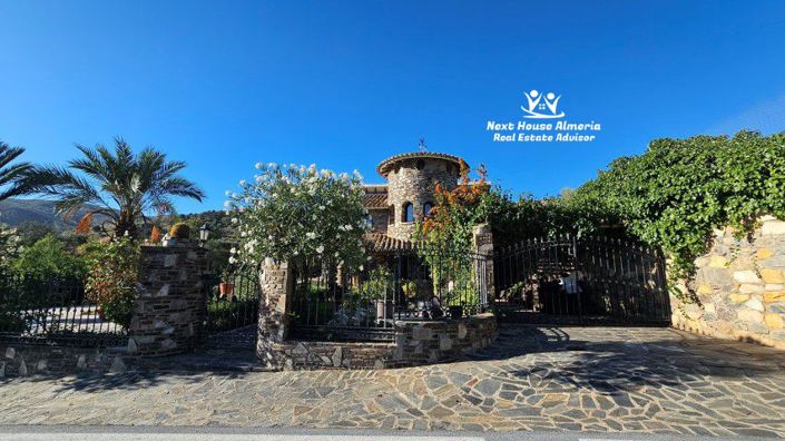 Image No.3-Villa de 4 chambres à vendre à Almeria