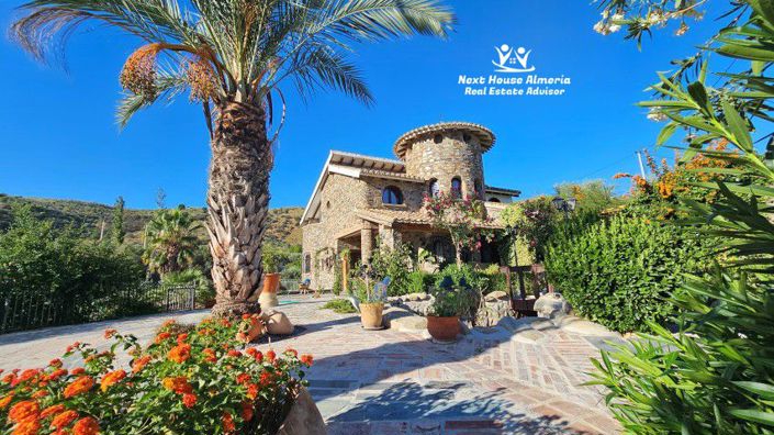 Image No.5-Villa de 4 chambres à vendre à Almeria