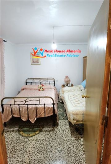 Image No.18-Maison de campagne de 6 chambres à vendre à Oria