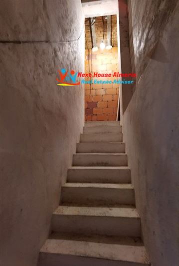 Image No.23-Maison de campagne de 6 chambres à vendre à Oria