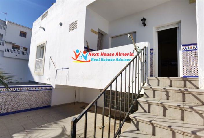 Image No.27-5 Bed Townhouse for sale