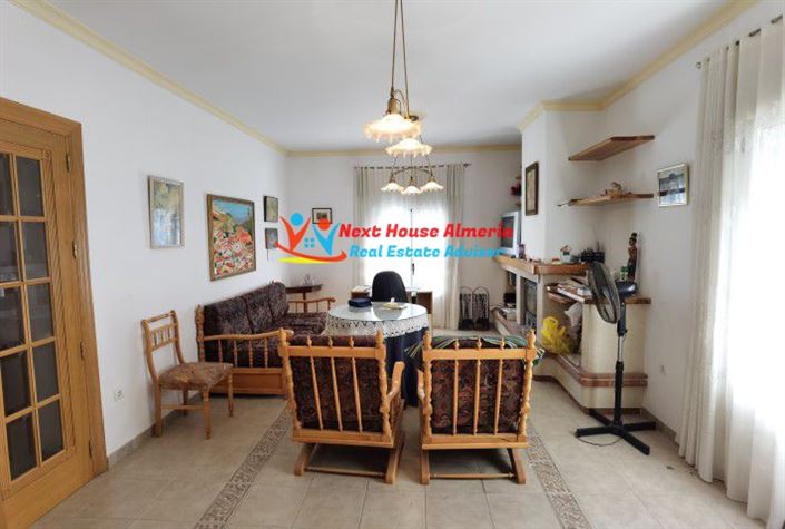 Image No.8-5 Bed Townhouse for sale