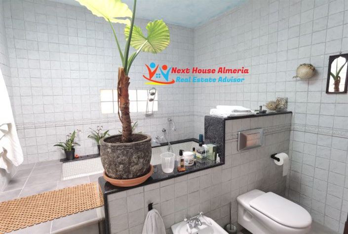 Image No.47-5 Bed Country House for sale