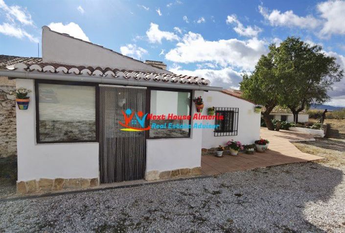 Image No.11-3 Bed Country House for sale