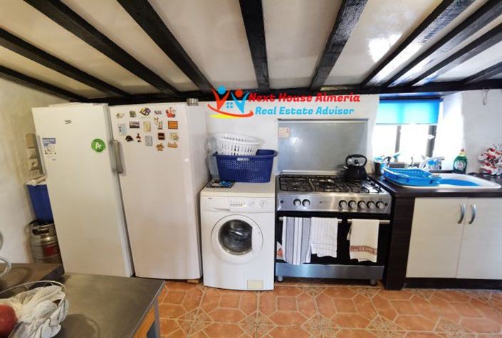 Image No.18-3 Bed Country House for sale