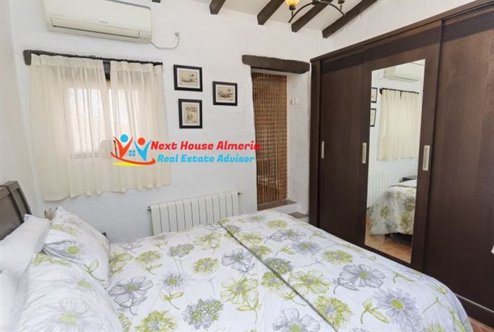 Image No.31-3 Bed Country House for sale