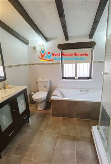 Image No.32-3 Bed Country House for sale