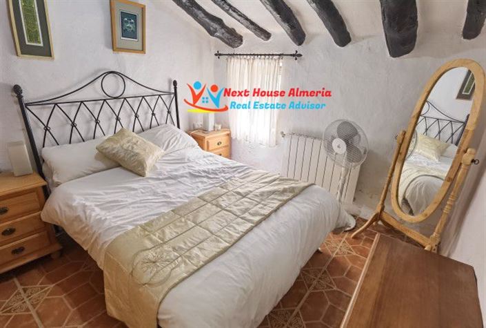 Image No.49-3 Bed Country House for sale