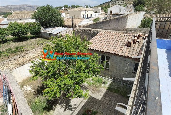 Image No.50-Maison de campagne de 5 chambres à vendre à Cullar