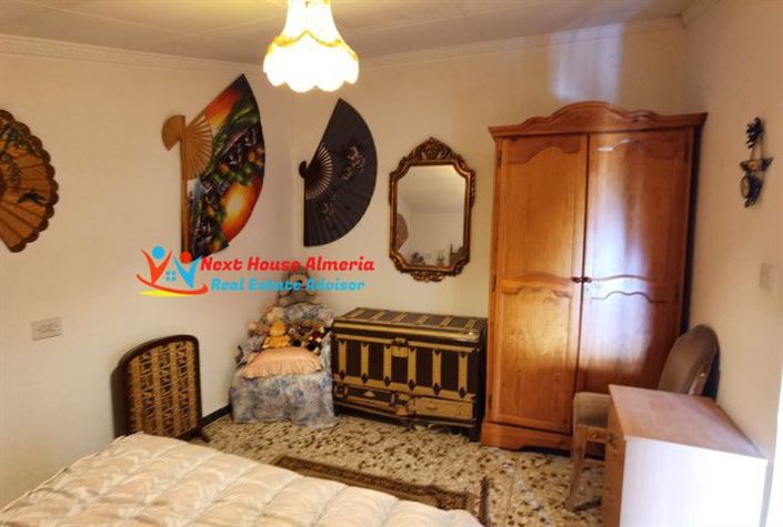 Image No.26-3 Bed Townhouse for sale