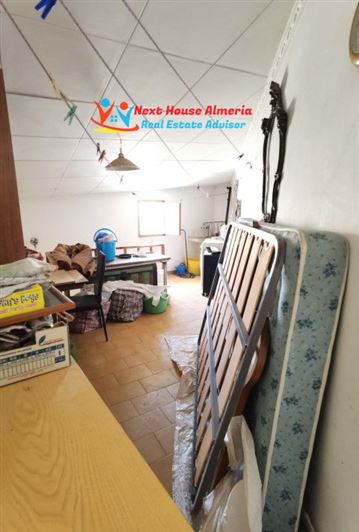 Image No.31-3 Bed Townhouse for sale