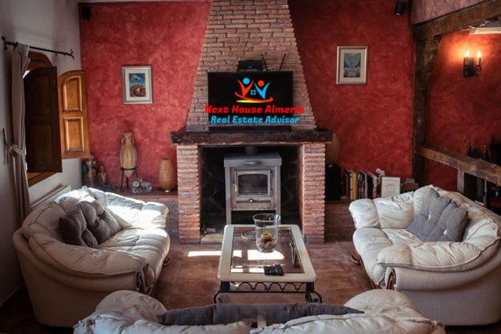 Image No.12-7 Bed Country House for sale