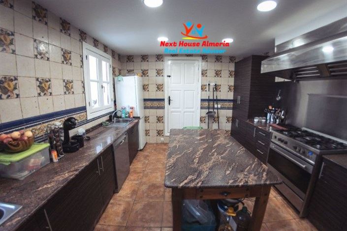 Image No.21-7 Bed Country House for sale