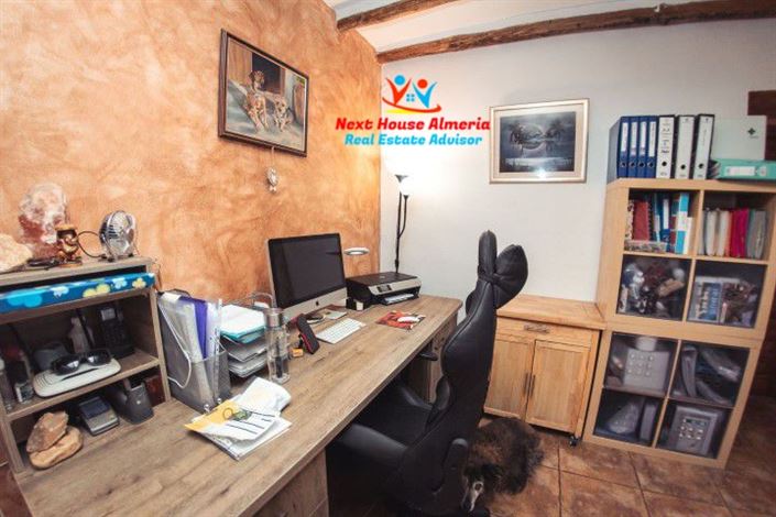 Image No.29-7 Bed Country House for sale