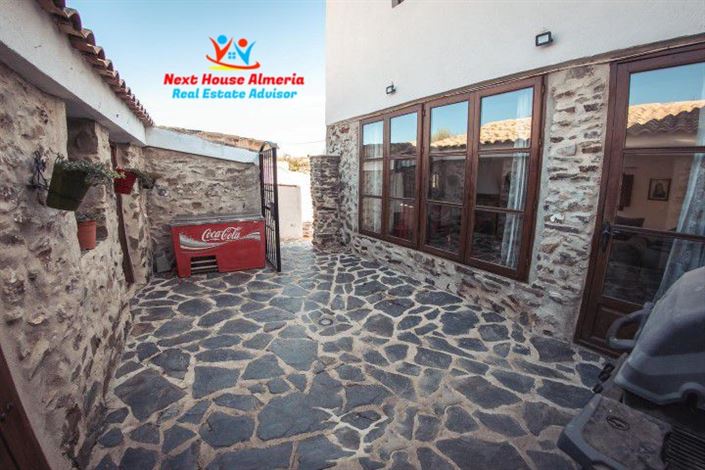 Image No.35-7 Bed Country House for sale