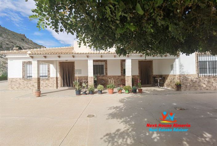 Image No.11-Maison de campagne de 8 chambres à vendre à Albox