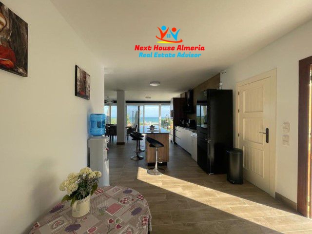 Image No.8-5 Bed Villa for sale