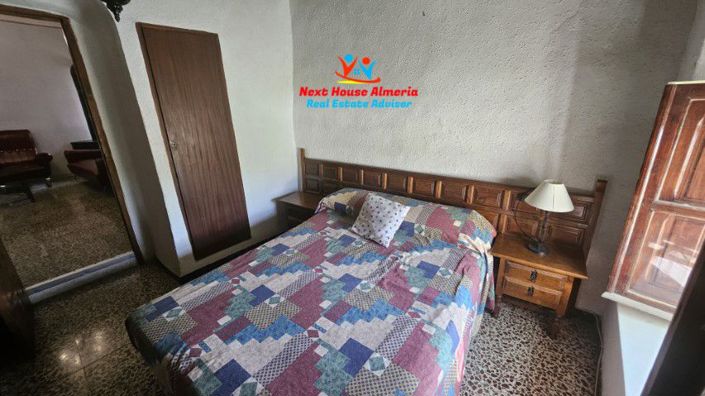 Image No.27-3 Bed Townhouse for sale