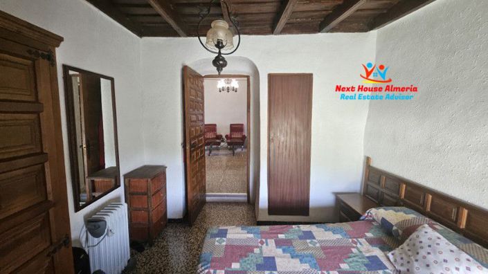 Image No.28-3 Bed Townhouse for sale