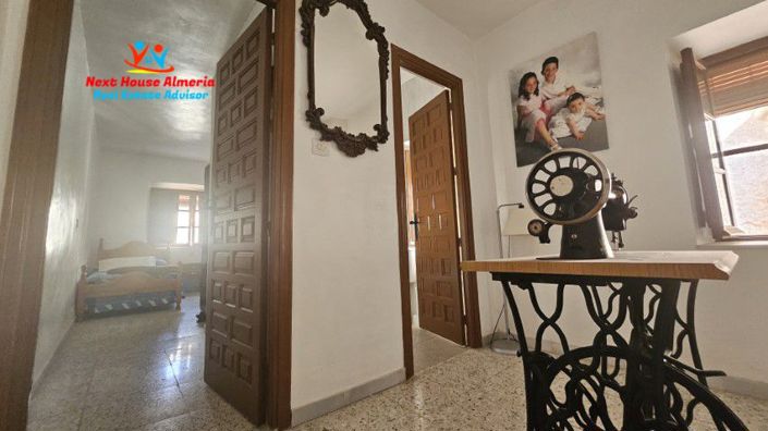 Image No.50-3 Bed Townhouse for sale