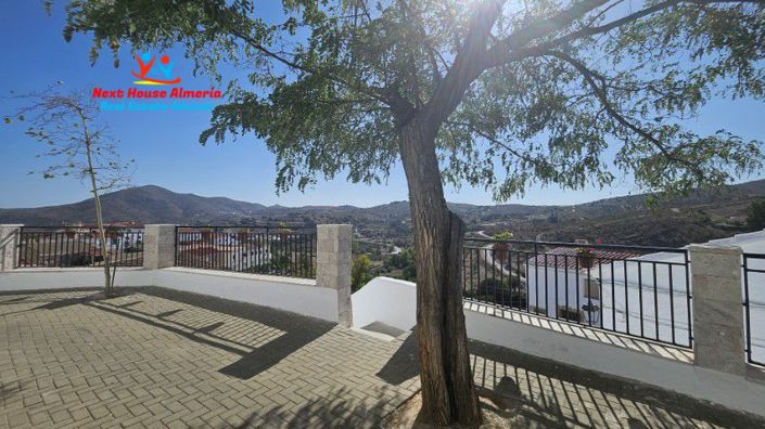 Image No.6-3 Bed Townhouse for sale