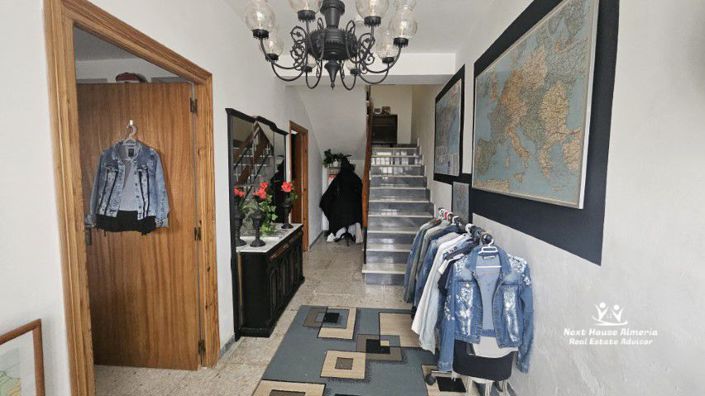 Image No.20-7 Bed Townhouse for sale