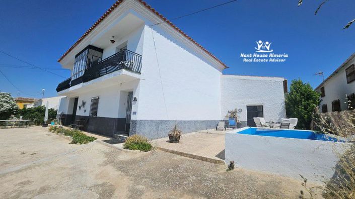 Image No.3-7 Bed Townhouse for sale